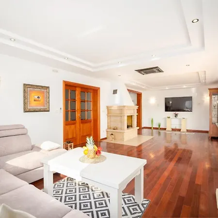 Luxury Ivana Marina