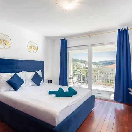 Luxury Ivana Villa *