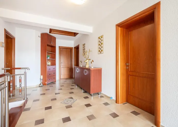 Luxury Ivana Villa *