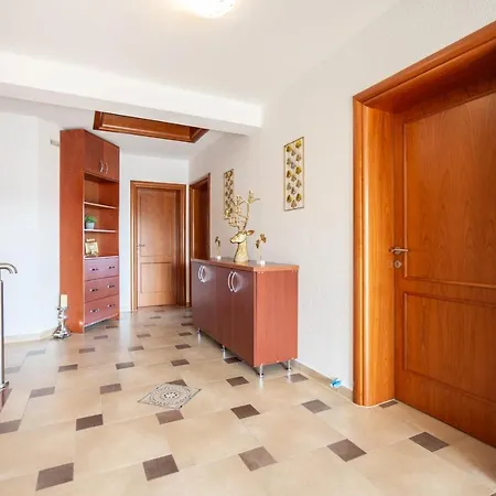 Luxury Ivana Villa *